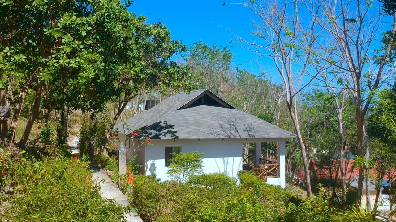 Chindonan Dive And Beach Resort Coron Exterior photo